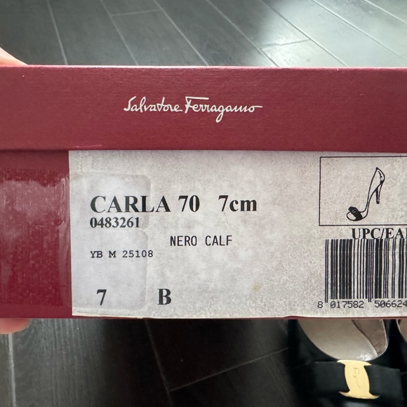 Salvatore Ferragamo black Napa leather heel- Very good condition with Size 7 - Picture 4 of 5